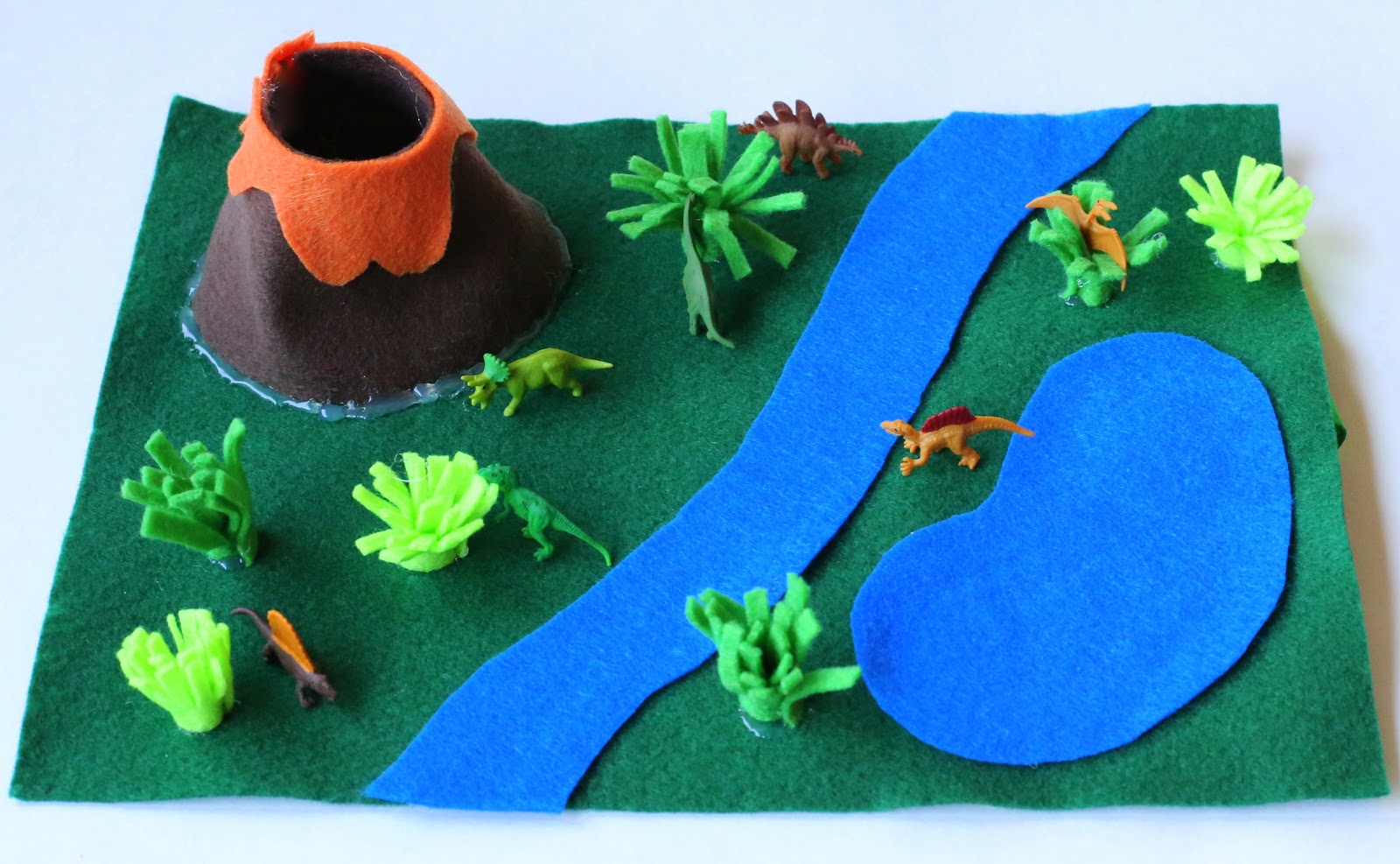 DIY NoSew Portable Travel Dinosaur Playmat with Free Printable Template