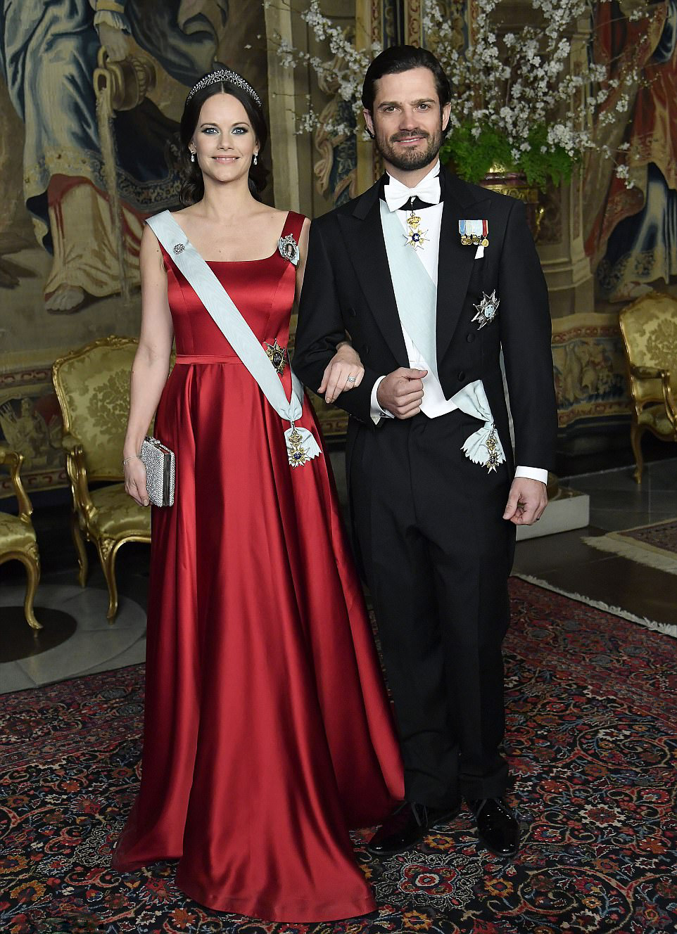3E92476800000578-4345734-Sweden_s_royal_family_dressed_to_impress_as_they_hosted_a_glitte-a-51_1490356002739.jpg