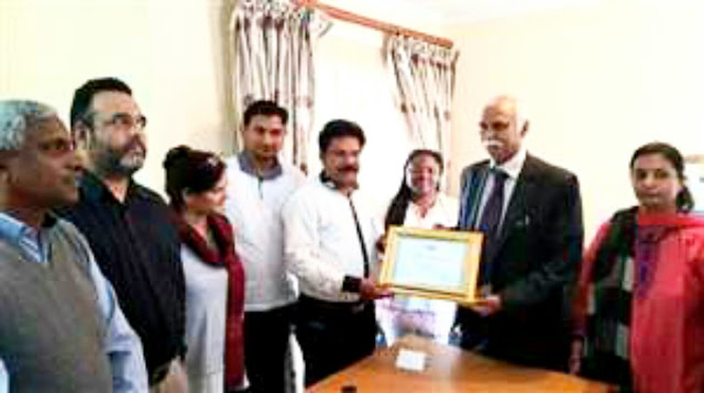 चंपारण के लाल को मिला दक्षिण अफ्रीका में सर्वश्रेष्ठ कांउसलर का सम्मान 1 चंपारण के लाल को मिला दक्षिण अफ्रीका में सर्वश्रेष्ठ कांउसलर का सम्मान 1