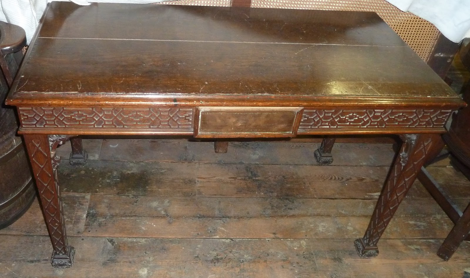 VISIONS OF THE NORTH HMS Resolute and her Desks