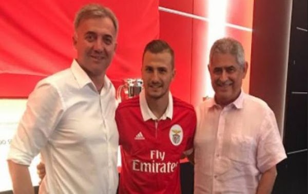 Oficial: El Benfica anuncia el fichaje de Milos