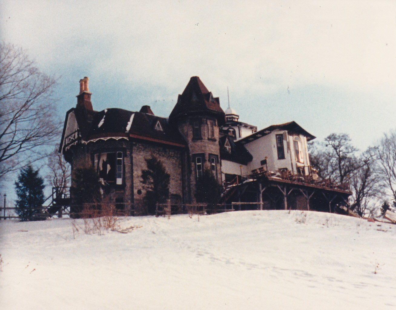 ancestral roofs: Love and Loss - Villeneuve Castle