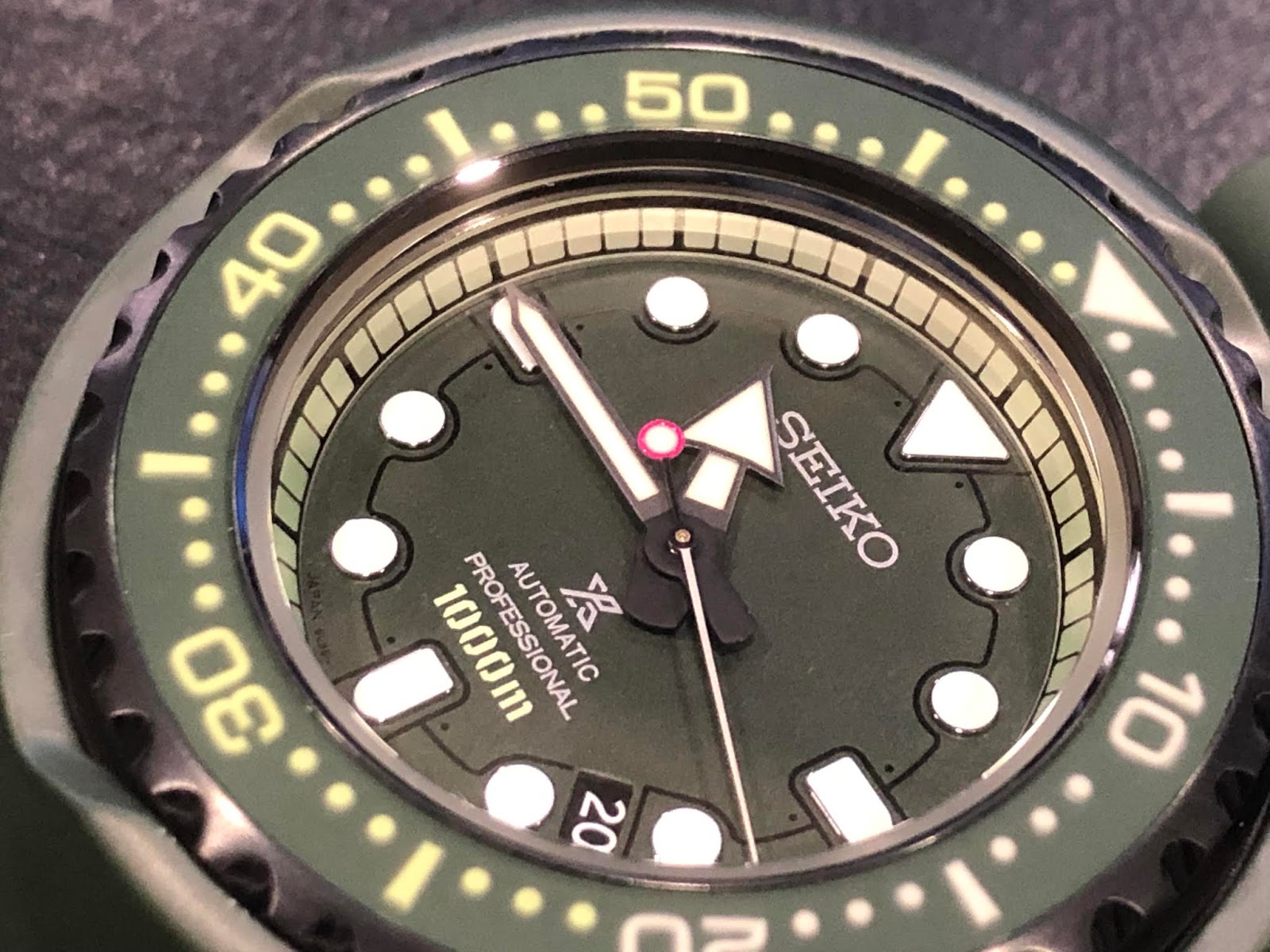 My Eastern Watch Collection: Seiko Gundam 40th Anniversary Limited Editions  Prospex 1000m Marinemaster Professional Zaku II SLA029J1/SBDX027 (similar  to SLA031J1/SBDX029) - Gundam Tuna, A Review (plus Video)