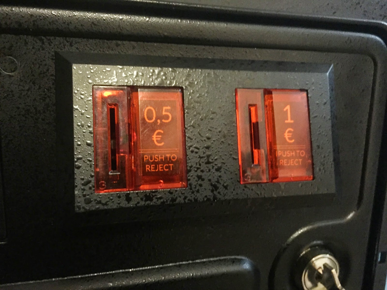 Virtual Pinball The excellent pinball adventure Buttons!