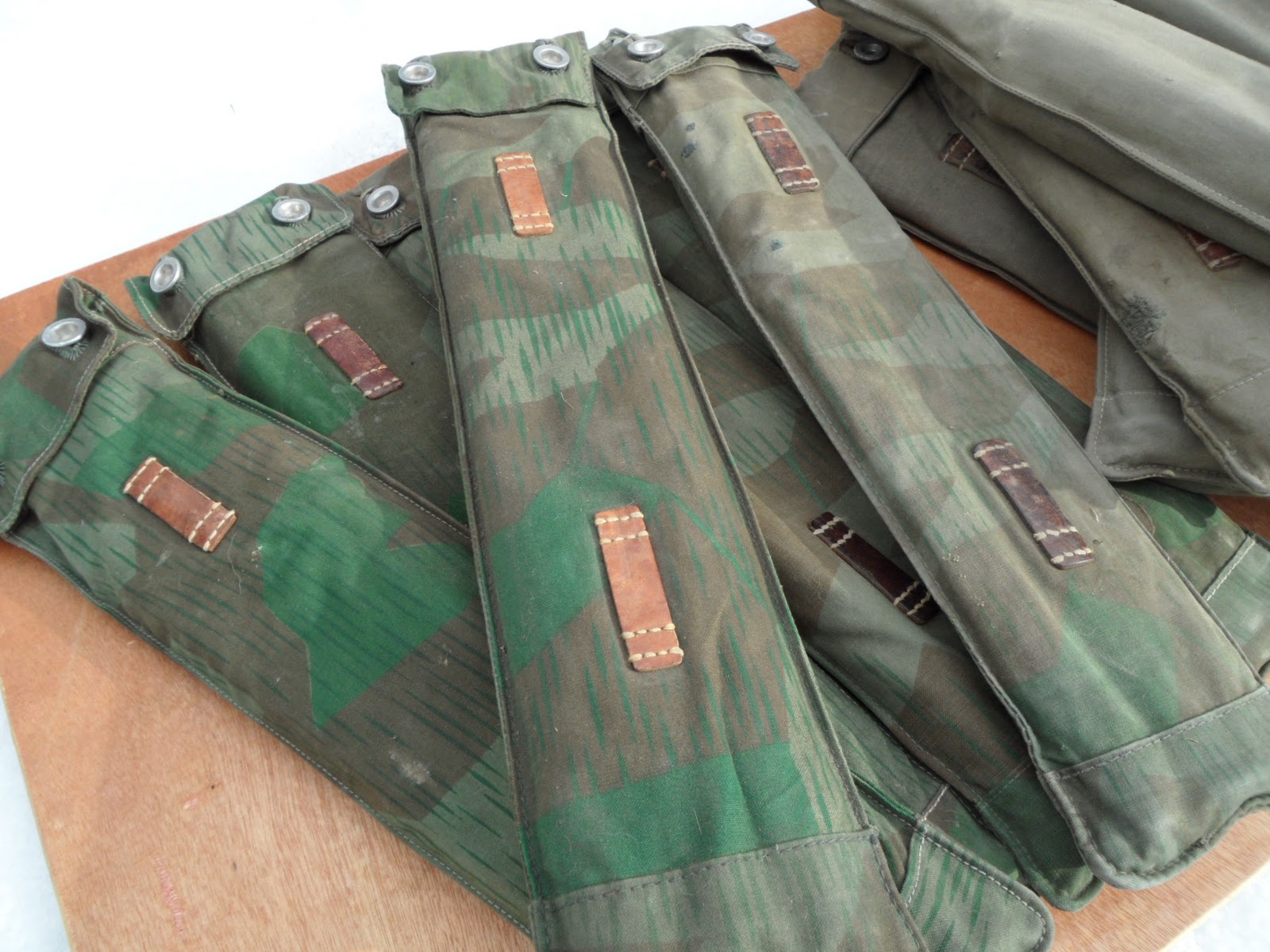 Four Bees Zweitzer Zelteinheiten 1901 Zeltbahnzubehörtaschen, Swiss