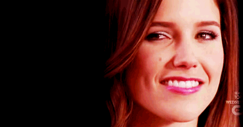 Résultat de recherche d'images pour "gif sourire de femme"