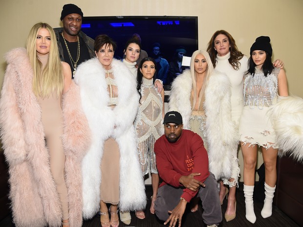 Kim Kardashian levou a família ao desfile do marido, Kanye West