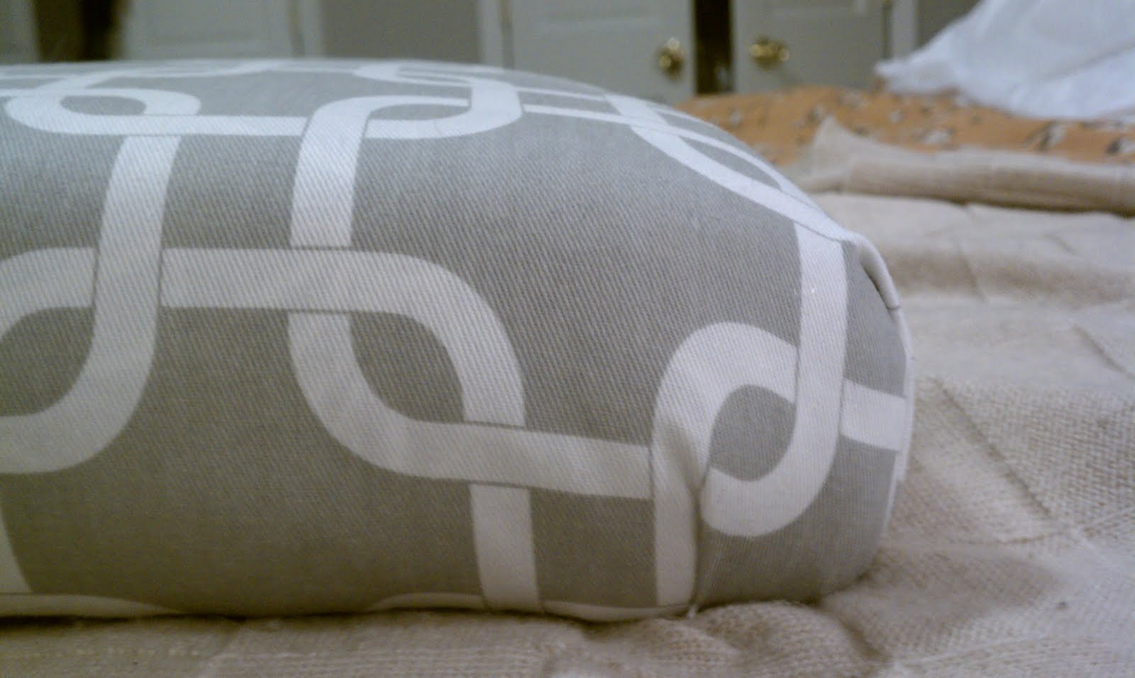 double tail dog diy how to fold corners when reupholstering a chair