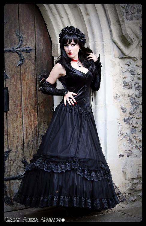 The Gothic Shop Blog: Sinister vampire dress - Lady Anna Calypso