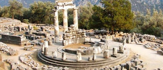 Templo de Atenea en Delfos, Grecia