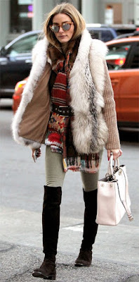 Olivia Palermo, ikona stylu, co nosic zima, moda zima, trendy, modne trendy, inspiracje modowe, futrzak, futrzana kamizelka, futrzany kołnierz, w jej stylu, blog modowy, stylizacje zimowe, styl Olivii Palemro, co nosić zimą