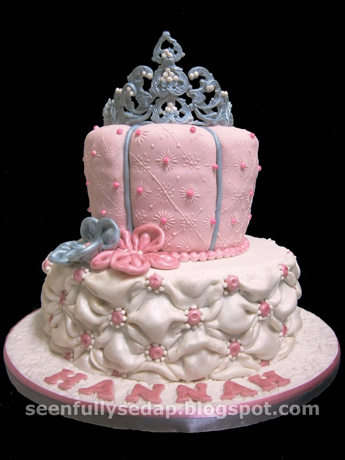 Seenfully Sedap Tiara Cake