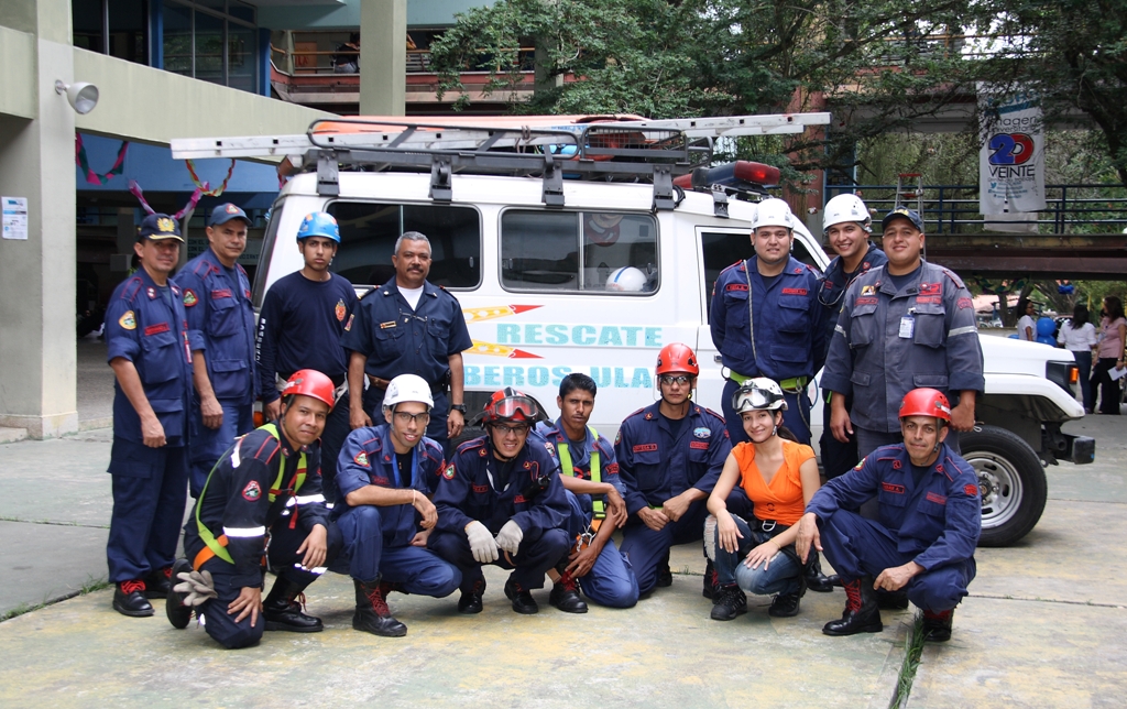 Bomberos Universitarios hicieron simulacros en el Nurr Prensa ULANurr