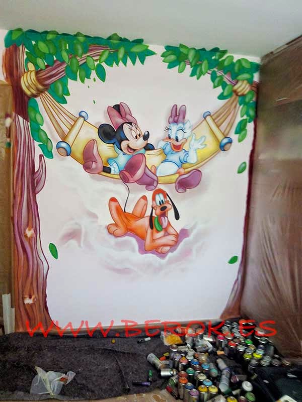 Pintura mural infantil de Disney realizado con aerosoles