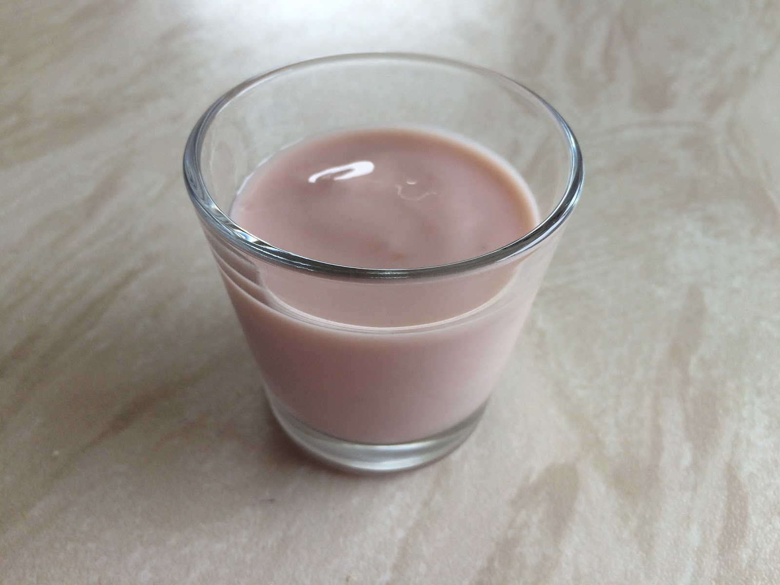 Reaching for Refreshment Review Nomadic Strawberry & Pomegranate