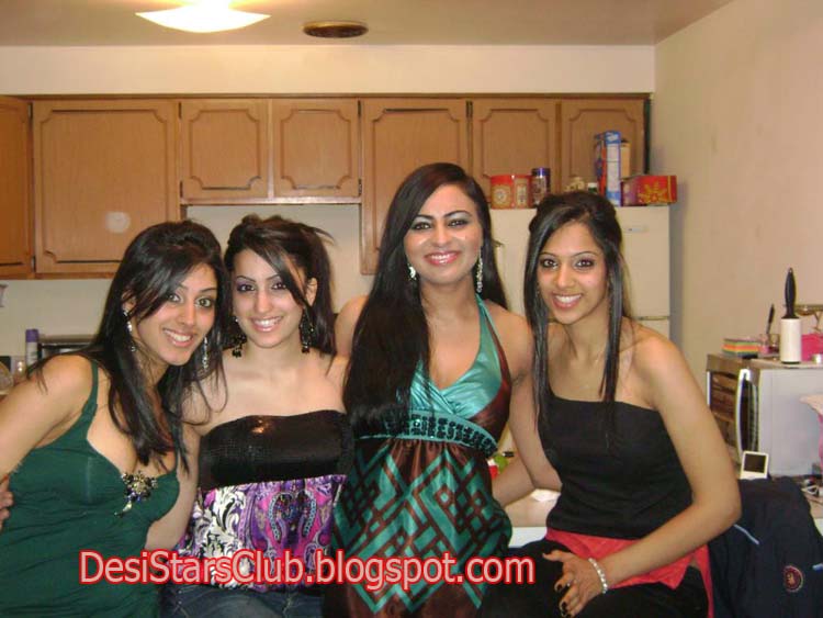 Desi Girls in Hotel