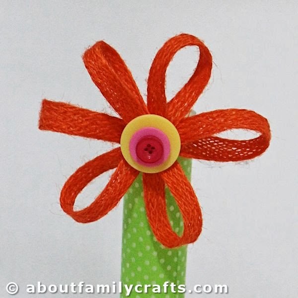 http://aboutfamilycrafts.com/flower-candy-holder-craft/