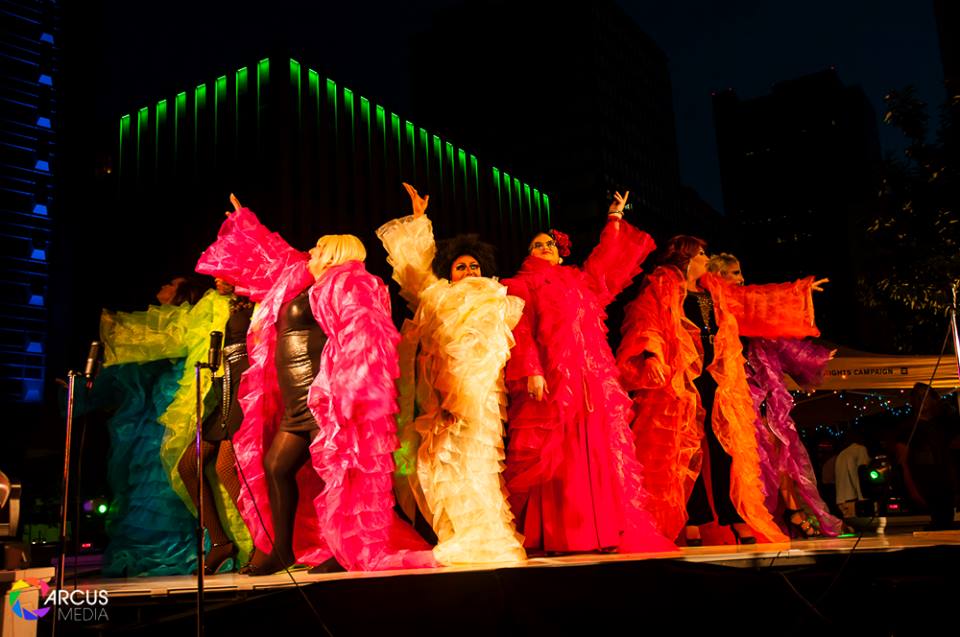 DALLAS LIGHT AND SOUND Two Stages at Razzle Dazzle Dallas Provide