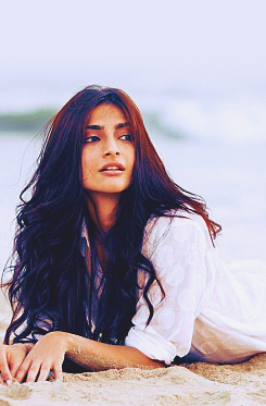 Sonam Kapoor Beach Pic1 - Sonam Kapoor Beach Pics