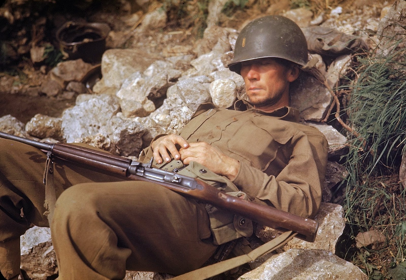 http://3.bp.blogspot.com/-c27XObQ83dE/VLaZz94xeyI/AAAAAAABOJ4/ktRgGh6lOGQ/s1600/Rare+Color+Photographs+from+World+War+II+(12).jpg