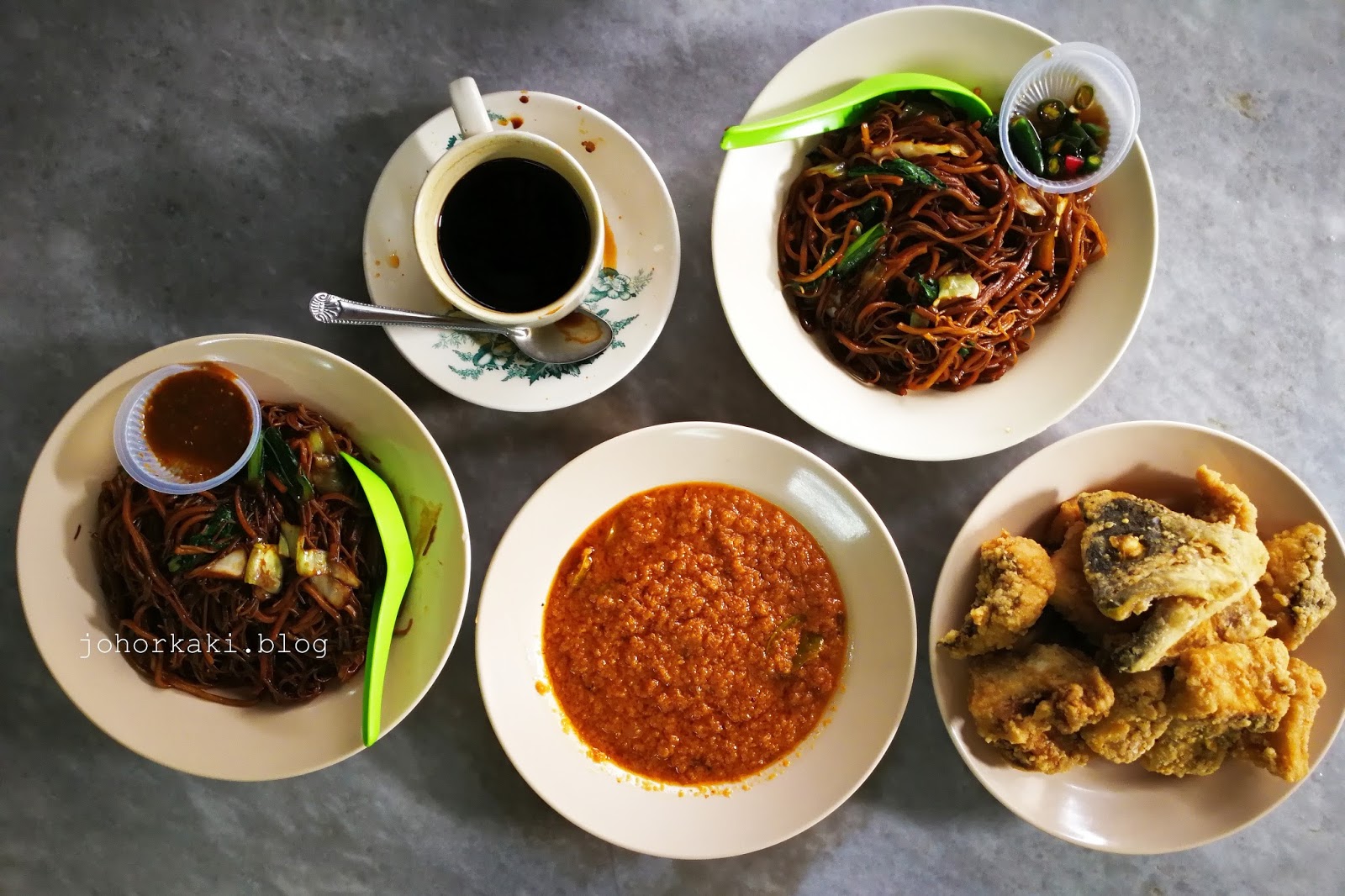 Luxury Edition Fried Bee Hoon at Goh Chew Kopitiam in Penang 五洲茶室 Tony
