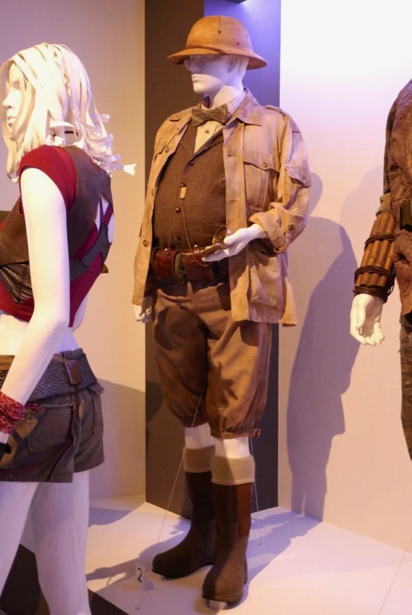 Hollywood Movie Costumes and Props: Jumanji: Welcome to the Jungle ...