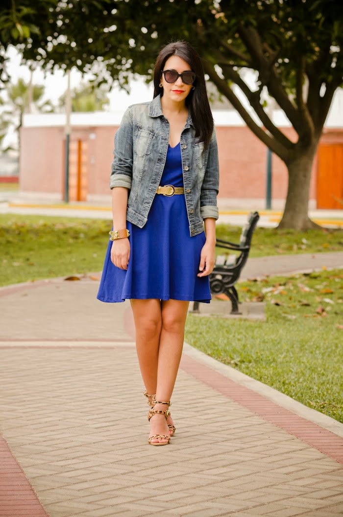 vestido azul simple