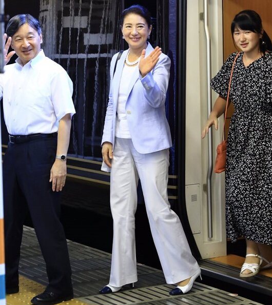 Emperor Naruhito, Empress Masako and Princess Aiko returned to Tokyo after a weekend holiday at Suzaki Imperial Villa