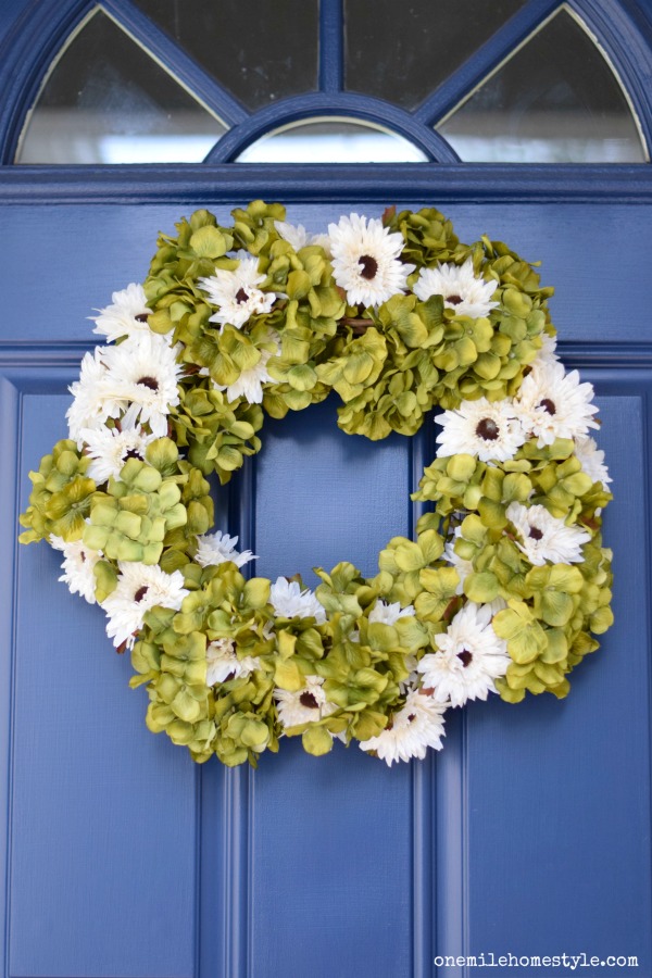 How to make a DIY Fall Floral Wreath in only 10 minutes