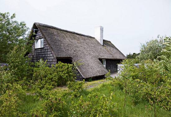 The summer house of John Lassen in Denmark. Photo by Lars Kaslov.