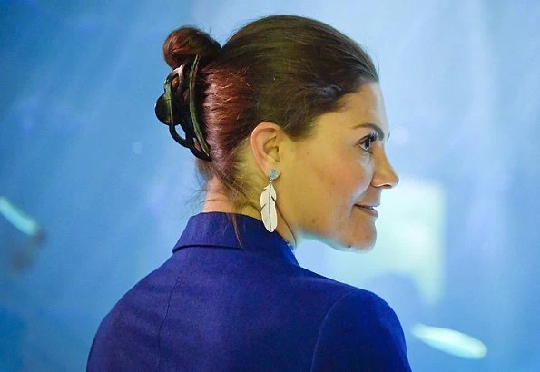 Crown Princess Victoria wore Rodebjer suit Zoe blazer and darcel trousers, and she is wearing Kreuger Jewellery summer feather earrings