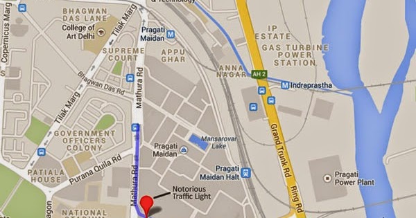 Delhi’s Most Notorious Camouflaged Traffic Light