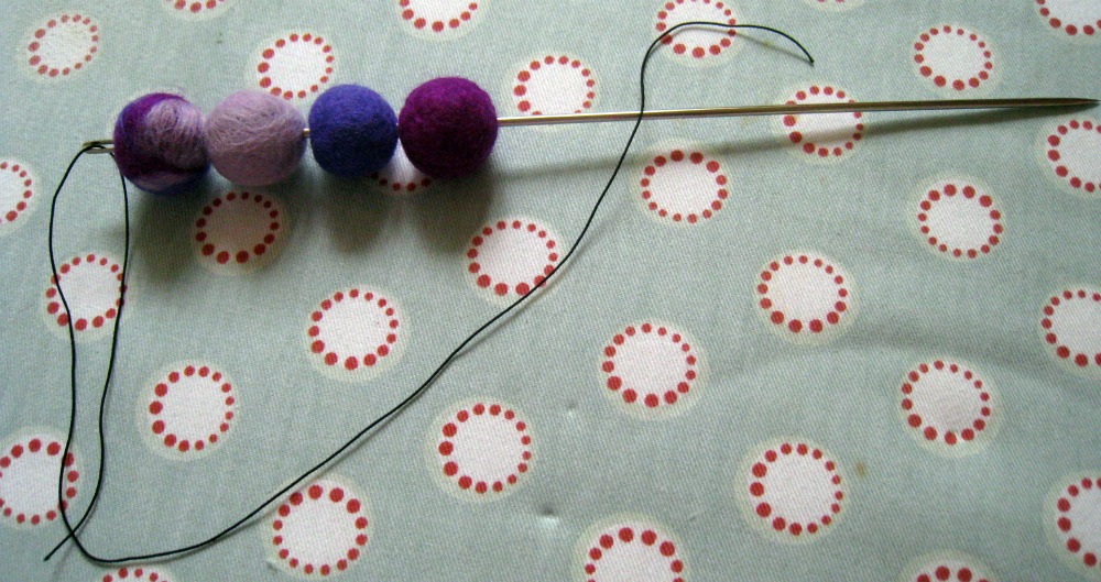 RosMadeMe Felt Up? A felt beads tutorial