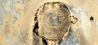 cráter en el desierto, paisajes abstractos de desiertos, Abstracto Naturalismo, abstractos fotografía desiertos de África desde el aire, el surrealismo abstracto, formas de fantasía de piedra, expresionismo abstracto, cráter en el desierto, paisajes abstractos de desiertos, Abstracto Naturalismo, abstractos fotografía desiertos de África desde el aire, el surrealismo abstracto, formas de fantasía de piedra, expresionismo abstracto,