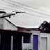 BAHIA / Avião 'raspa' telhado e fiação em aterrisagem rasante em Conquista