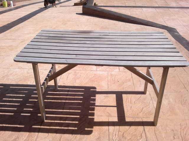 Antes de reciclar y redecorar una mesa de jardín