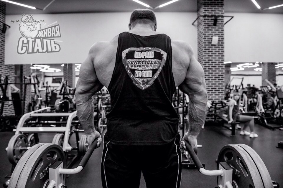 Muscle Lover: Huge Russian champion Sergey Kulaev