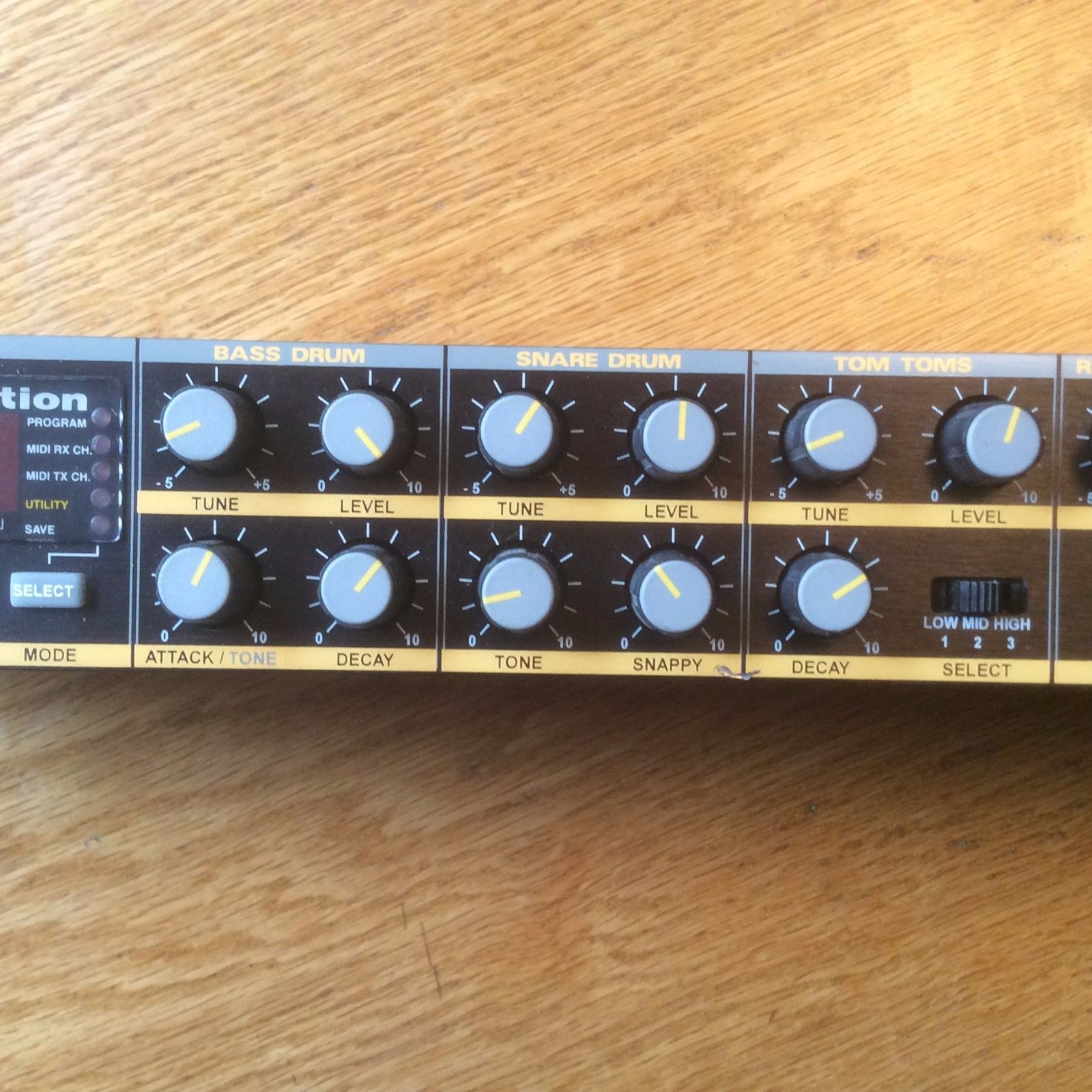 MATRIXSYNTH Novation Drum Station 808 909 Sounds in a 1U Rack