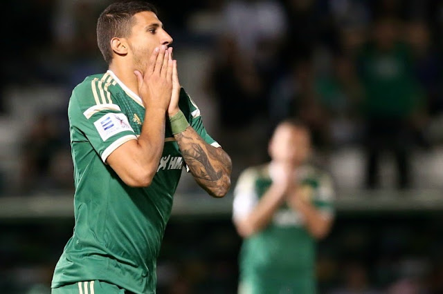 Πρόταση "μαμούθ" για Καρέλη!