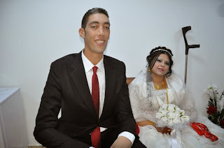 World's tallest man gets married in Turkey