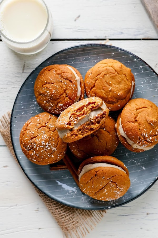 Pumpkin Whoopie Pies (Vegan + GF) Pumpkin Whoopie Pies (Vegan + GF)