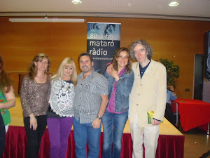 Recital con entrega de libro en Mataró Radio