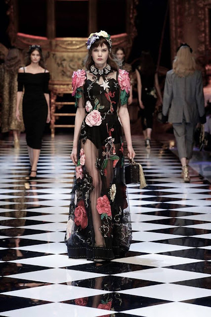 Dolce and Gabbana Women's Fall-Winter 2016-17 MFW {Cool Chic Style Fashion}