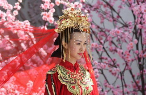 Feels like Drama!: Look; Stunning Traditional Wedding Dress Around the ...