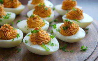 Kirmizi Biberli Yumurta Dolmasi Kirmizi Biberli Yumurta Dolmasi