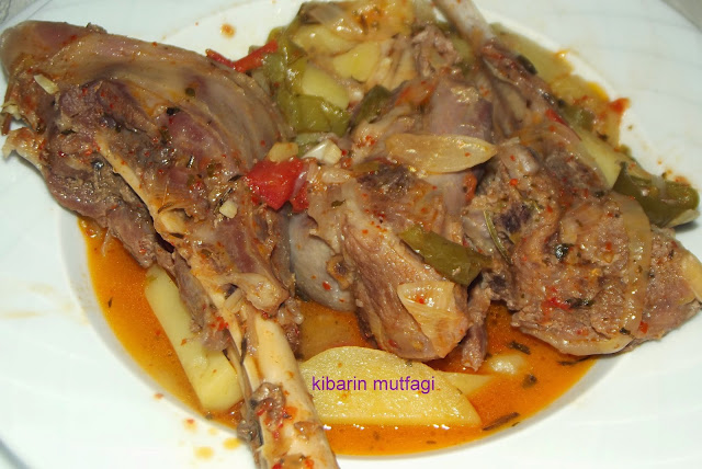 Sebzeli kuzu eti haşlama tarifi Sebzeli kuzu eti haşlama nasıl yapılır