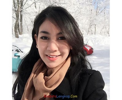 Biodata Penyanyi Cantik Anisa Rahma Terbaru dan Terlengkap