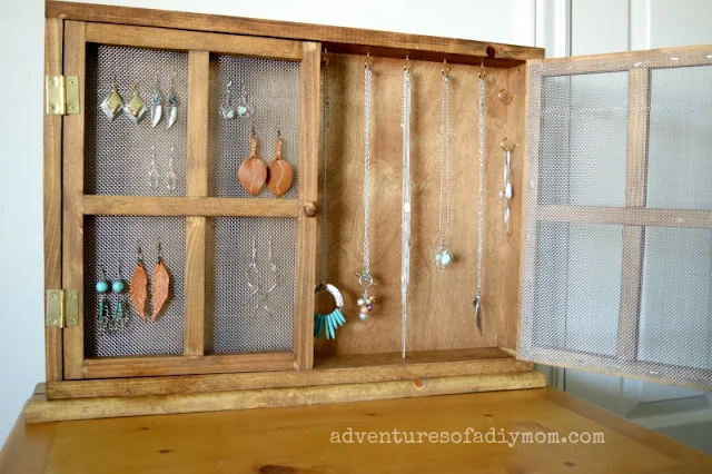 How to make a necklace and earring organizer