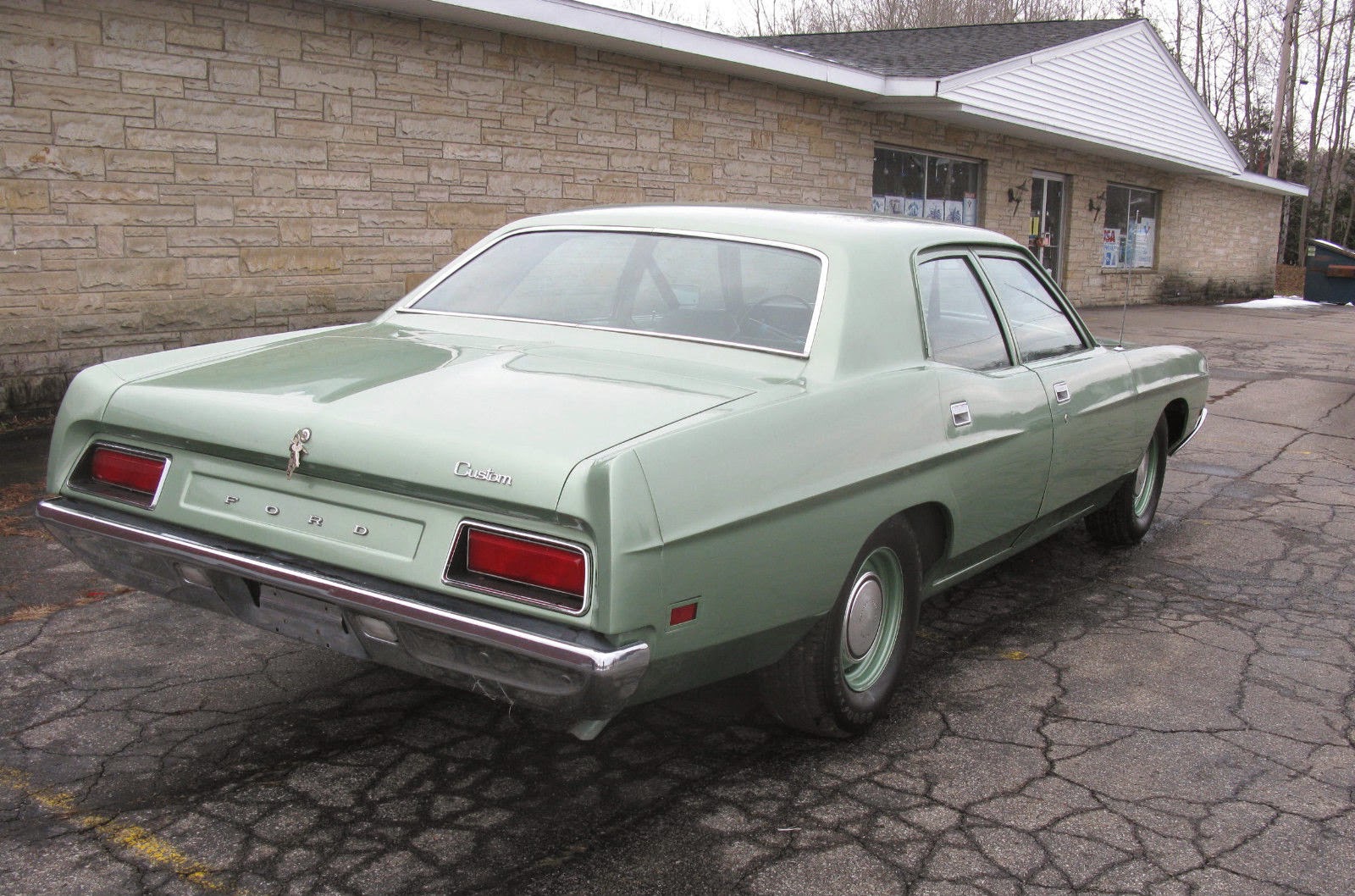 IMCDb 1971 Ford Custom 500 In Feeling Minnesota 1996 imcdb-1971-ford-custom-500-in-feeling-minnesota-1996