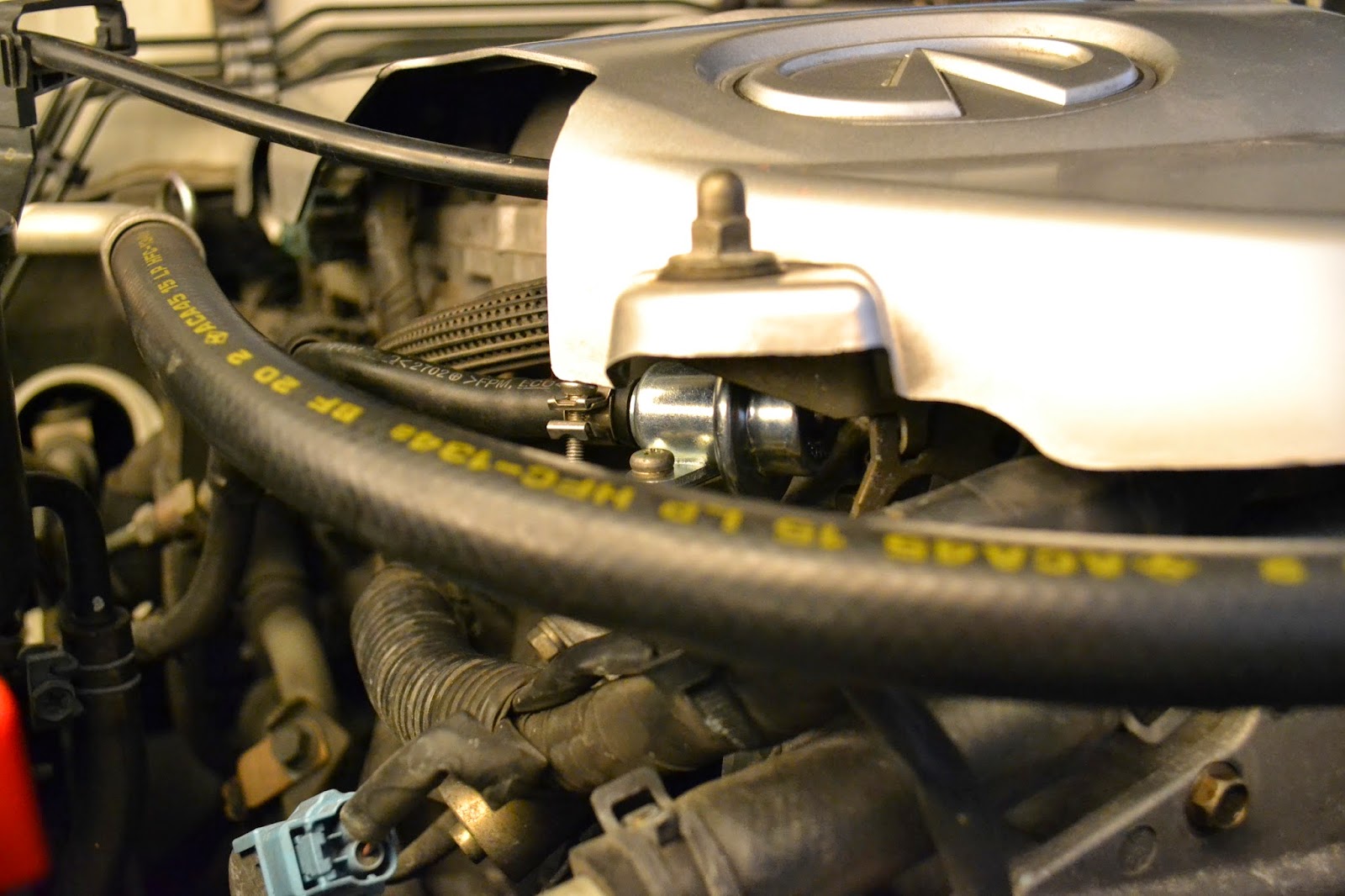 PerfektAdrenalin: DIY: Fuel Pressure Regulator on Infiniti QX4 and